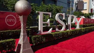 Serena Williams Hosts the ESPYs, Felicity Huffman Visits ‘Criminal Minds,’ Martin Freeman’s Award...