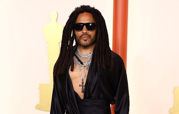 Lenny Kravitz And His Leather Pants “Train Very Seriously” In The Gym: “I Know What I’m Doing”