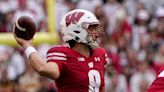 Wisconsin Badgers quarterback Tanner Mordecai suffers hand injury vs Iowa, won't return