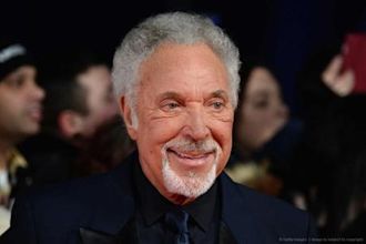 Tom Jones (singer)