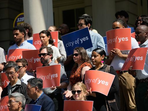 Inician en NYC consultas de un plan que permitiría levantar viviendas en zonas donde ahora están prohibidas - El Diario NY