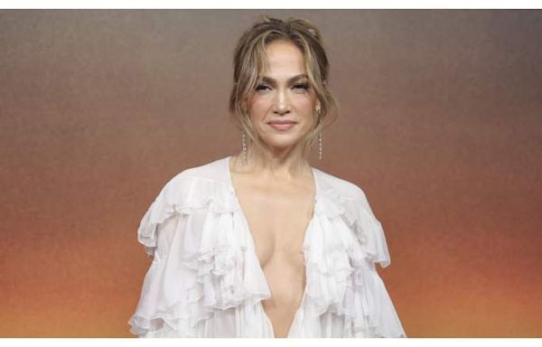 Jennifer Lopez Overshares, Gives Unexpected Reason Her Relationships Fail