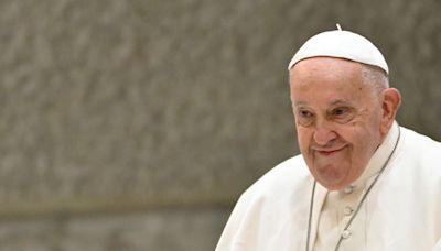 Photo: Pope Francis Gifted Mark Pope Kentucky Jersey by Lexington Priest