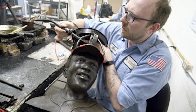 Jackie Robinson statue rebuilt in bronze in Colorado after theft at Kansas park