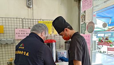 中市食安處稽查鐵板燒、排餐餐廳 業者未投保產品責任險罰3萬元