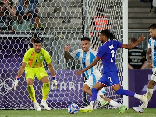 Por qué estuvo bien anulado el gol de Francia ante Argentina en los cuartos de final de los Juegos Olímpicos de París 2024