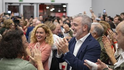 Collboni mantiene que ampliará el gobierno de Barcelona antes de verano