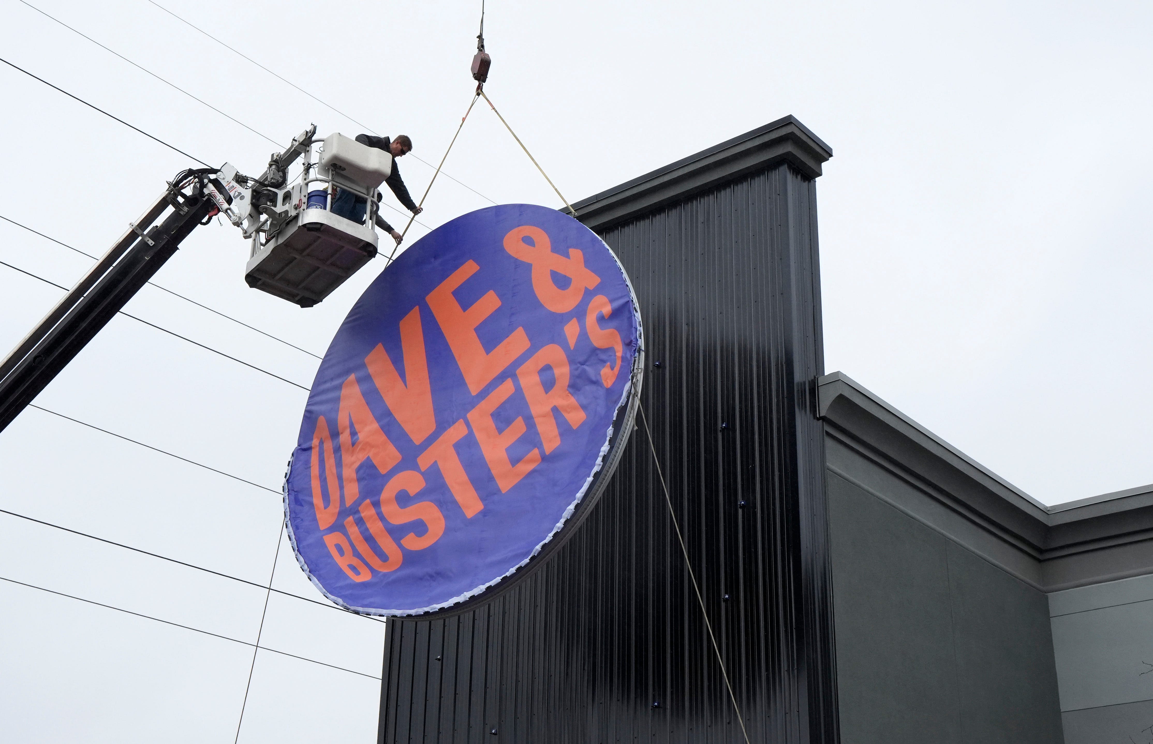 Dave & Buster's seeks permit to set up shop in Bloomington. Here's what we know