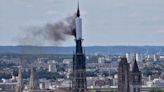 Rouen : L'incendie de la flèche de la cathédrale « maîtrisé » (mais peut-être pas éteint)