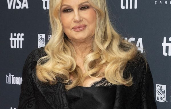 Jennifer Coolidge Shares How She Honestly Embraces Aging - E! Online