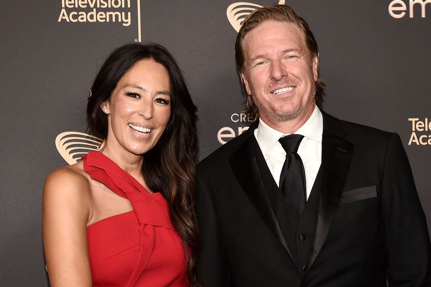 Joanna Gaines Says Renovating Homes with Husband Chip After 21 Years of Marriage ‘Never Gets Old’ (Exclusive)