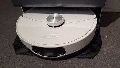 Roborock S8 MaxV Ultra robot vacuum review