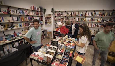 Dos socios abren una librería en el casco antiguo de Xàtiva