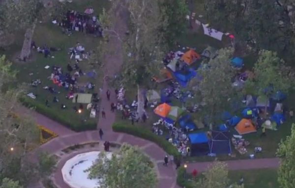 USC protests: Demonstrators meet with Carol Folt for second time