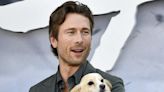 Glen Powell, actor de 'Tornados', revela cómo fue la tierna adopción de su perrito durante el rodaje