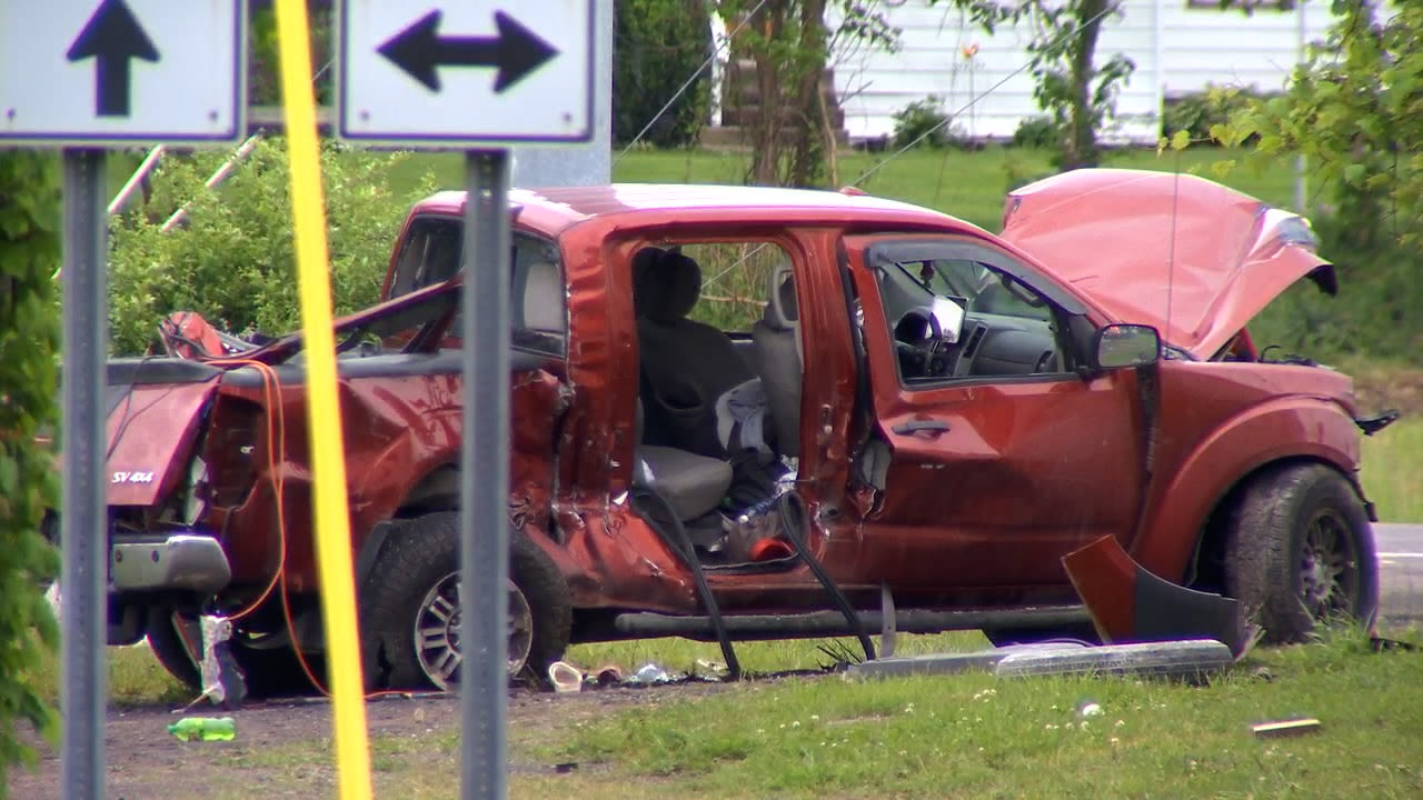 Crash in Cayuga County leaves one dead, four injured