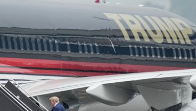 Trump plane lands in Miami