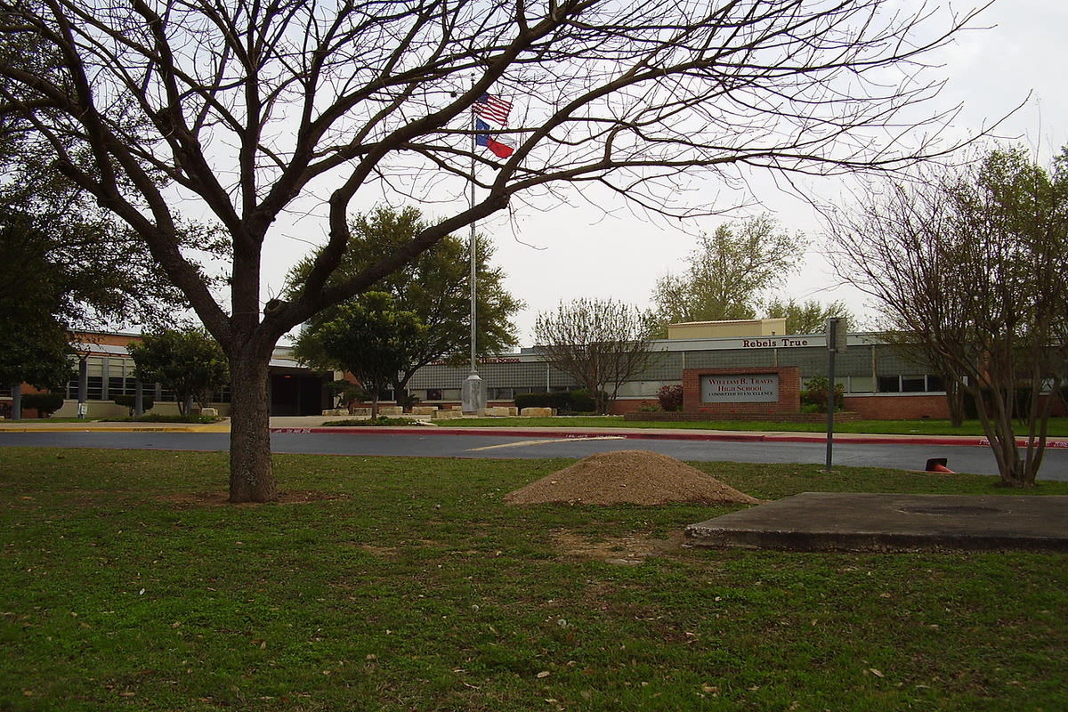 Austin's Travis Early College High School Honors Fallen Veterans, Bronze Star Recipient Among Remembered