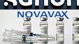 La Nación / Sanofi y Novavax se alían para producir vacunas anticovid