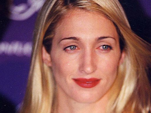 33 Years Later, Carolyn Bessette-Kennedy’s Wedding Dress Is Still Iconic