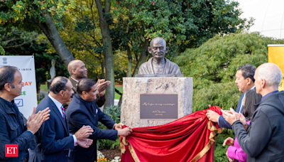 Mahatma Gandhi's bust unveiled at Seattle Centre in US, Consulate General says