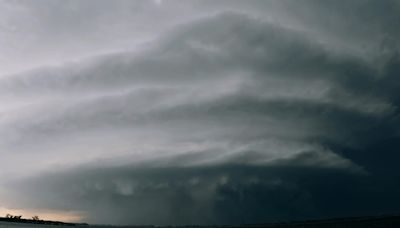 Nueva alerta de tornado emitida para algunas zonas de Kansas