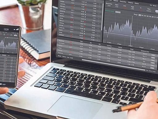 Are all the headwinds of regulatory and policy clean up behind them? 5 insurance stocks with and upside potential of upto 27%