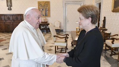 Vídeo: papa Francisco recebe Dilma: "Reze por mim e eu rezo por você"