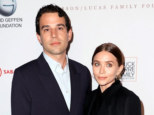 Ashley Olsen Was Happy to Support Louis Eisner at Art Show