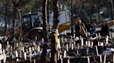 Turkey quake survivors struggle to bury their dead