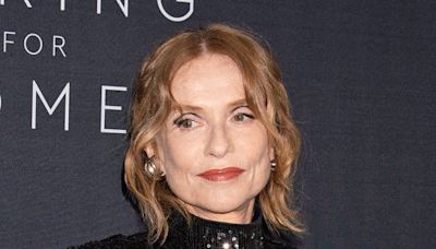 Isabelle Huppert : Après Wim Wenders, l’actrice française va recevoir le prestigieux Prix Lumière 2024