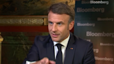 Emmanuel Macron hausse (un peu) le ton face à TotalEnergies qui menace de quitter la bourse de Paris