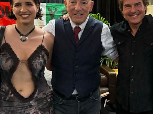 Bruce Springsteen, Tom Cruise, Victoria Canal snap a backstage photo in London