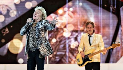 Sir Rod Stewart ‘booed’ in Germany after showing images of Ukraine flag