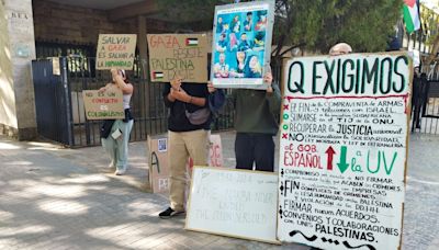 Estudiantes de la Acampada por Palestina se encierran en la facultad de Filosofía de la Universidad de Valencia