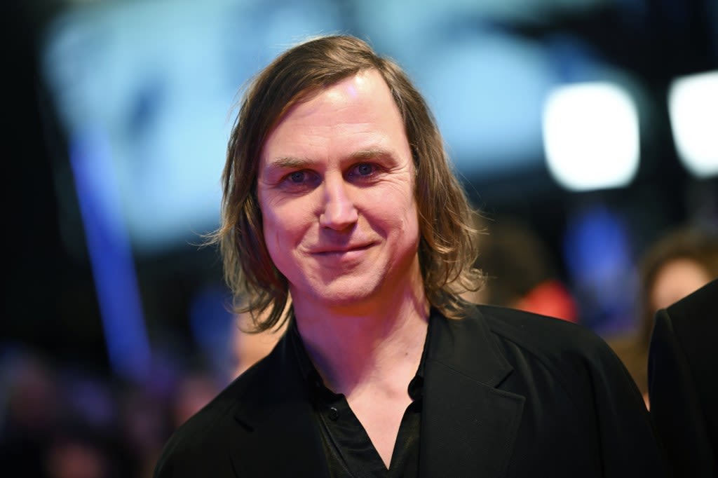 ‘Babylon Berlin’ Star Lars Eidinger Leading Futuristic Romance Movie ‘Behind The Knothole’