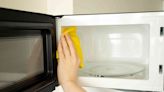 3 Easy And Effective Ways To Clean Your Microwave To Remove Stains And Odors