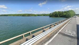 2 SC teens dead after jumping off bridge into lake on Georgia border