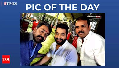 ETimes Pic of the Day: When ‘Devara’ star Jr NTR shared a snap with his ‘Inspiration’ Mohanlal | Malayalam Movie News - Times of India