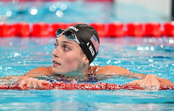 Why was Team USA's Alex Walsh disqualified in the women's 200m medley?