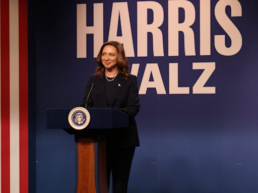 On Saturday Night Live, Maya Rudolph’s Kamala Harris Sets the Tone