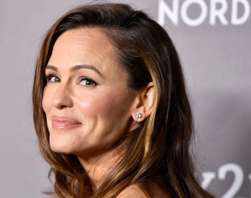 Jennifer Garner Got Stuck In An Elevator For Over An Hour At Comic-Con - WDEF