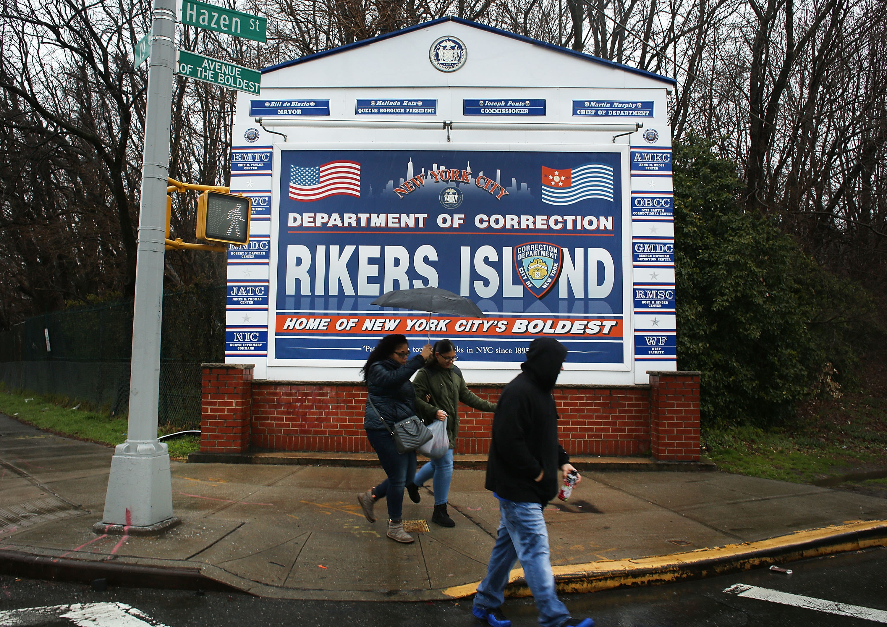 Rikers Island jail search uncovers large cache of contraband drugs, weapons