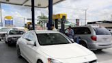 Precios de la gasolina en Florida han bajado durante nueve semanas. ¿Seguirán cayendo?