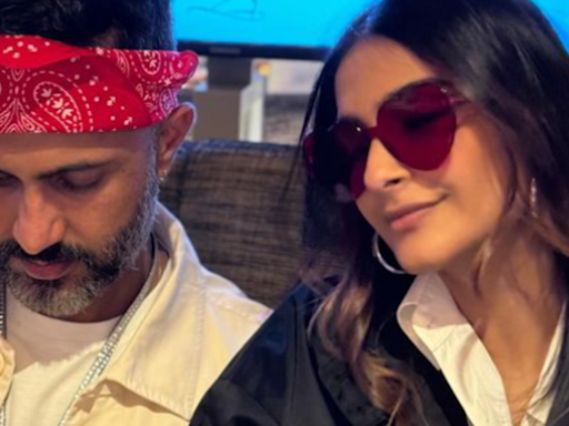 Sonam Kapoor Posts No Makeup, No Filter Holiday Selfie. Has Sweet Message For Hubby Anand Ahuja