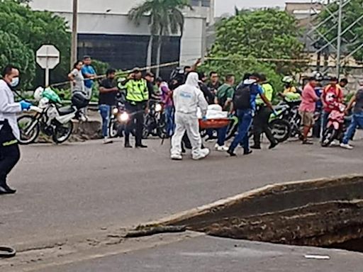 Personas heridas en caída de puente de Barranquilla luchan por su vida en hospital; son 4