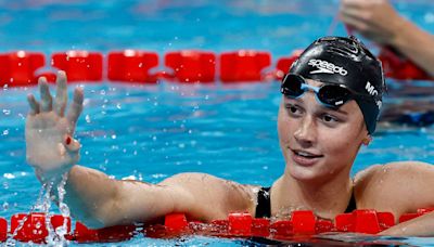 Swimming-Canada's McIntosh wins women's 200 metres butterfly gold