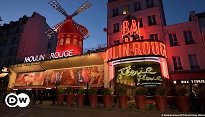 Paris' Moulin Rouge cabaret gets its red windmill back – DW – 07/06/2024