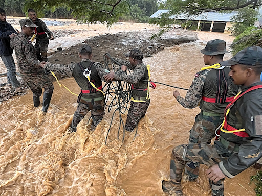 Rescuers search through mud and debris as deaths rise to 151 in landslides in southern India - News