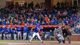 Florida drops fourth-straight series, splits doubleheader with Arkansas - The Independent Florida Alligator